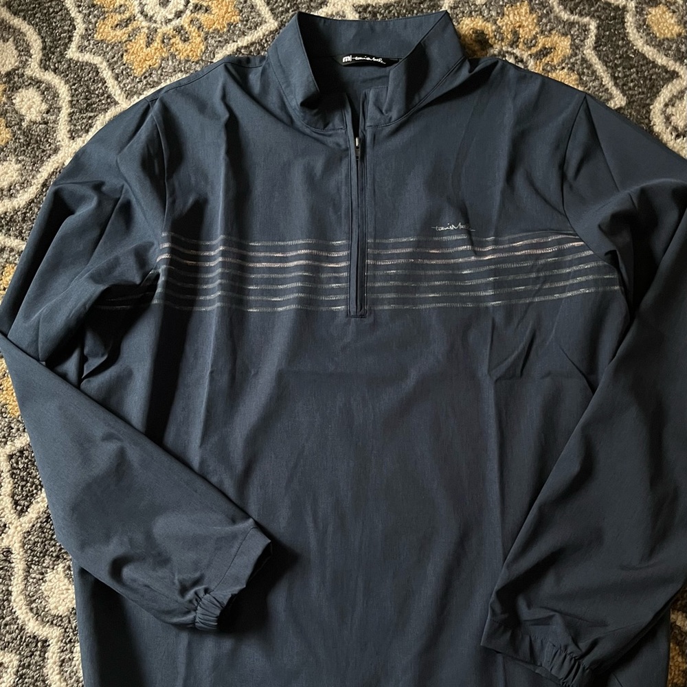 Mens XXL Travis Mathew Golf pull over. Navy Blue. Excellent Condition.